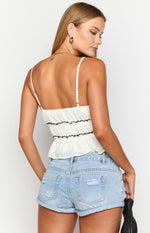Wiatt White Top Image